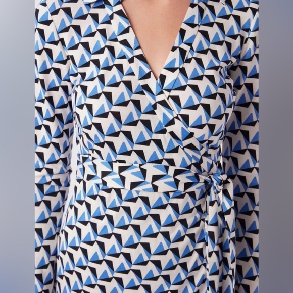 DVF New Jeanne Two Jersey Silk Wrap Dress in Akita Signature Blue Size XXS - Picture 4 of 13